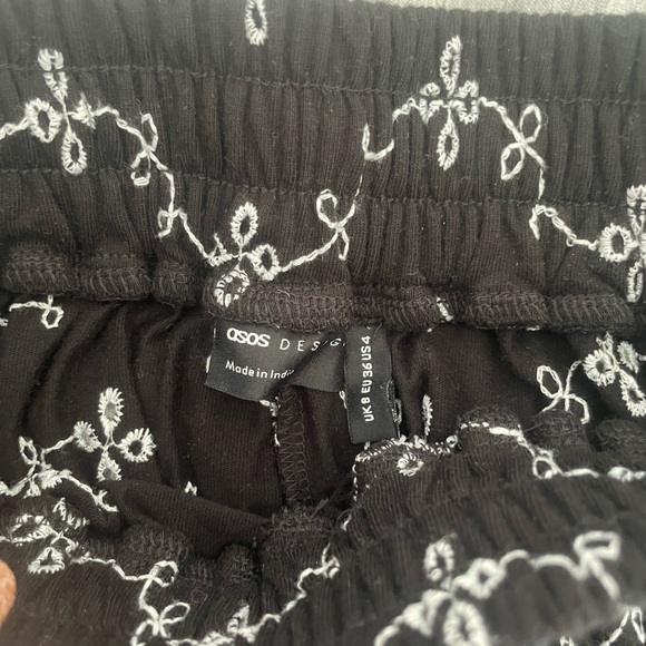 ASOS NWT BLACK & WHITE SHORTS - Picture 4 of 5